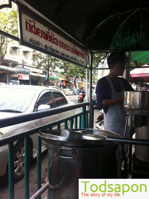 yentafour-tomyum-noodle-bts-udomsuk-02